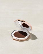 Cheeks Out Freestyle Cream Bronzer ?? Chocolate