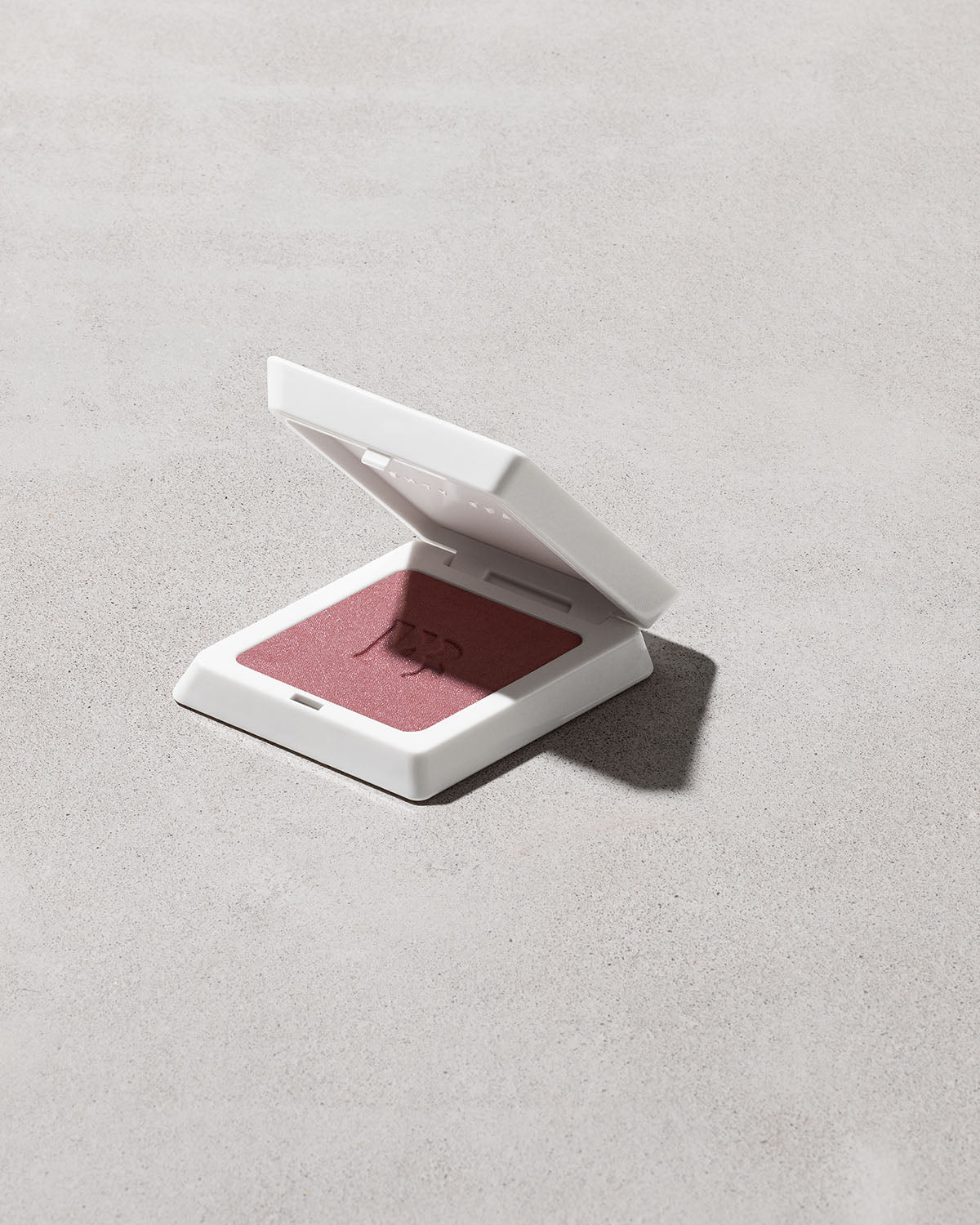 Fenty Cheeks Suede Powder Blush ?? Riri