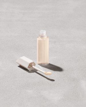 We're Even Hydrating Longwear Concealer ?? 110W