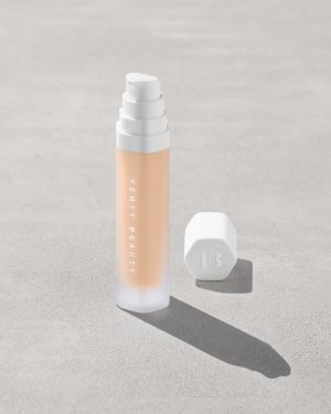 Soft'lit Naturally Luminous Longwear Foundation ?? 150